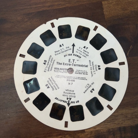 Vintage Red Viewmaster GAF View-Master Viewer Toy Orange Handle with 13 reels - Picture 8 of 10